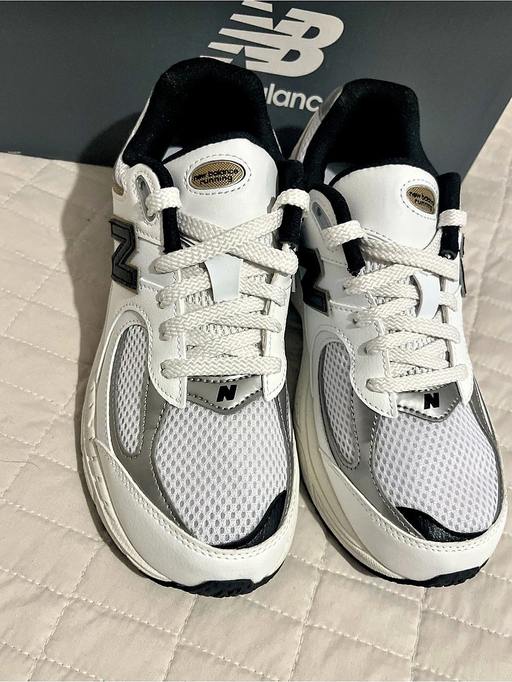 New Balance 2002 White Black Gold (Grade School) Women's Sneakers US 5.5 White